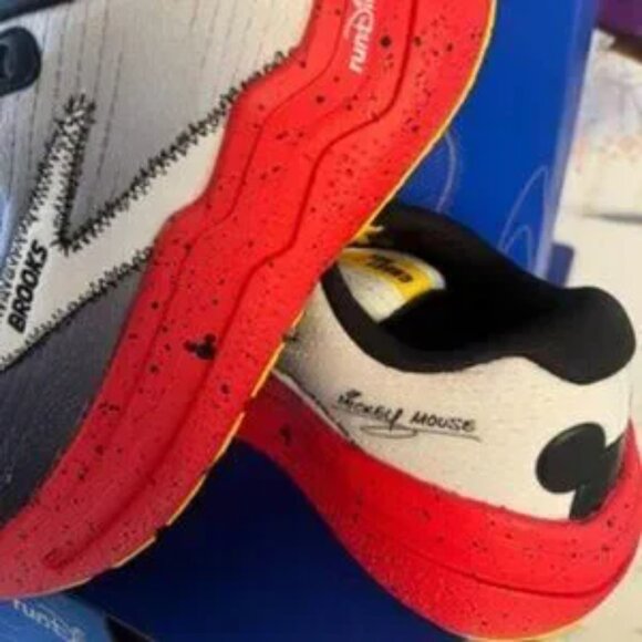 mrsricketts1 mrsricketts1 Updated 38 mins ago Brooks X Run Disney 2025 Ghost Max - Picture 3 of 3